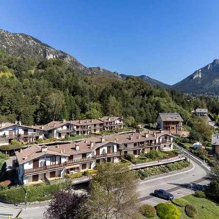 A Schiera Con Giardino Privato アパート